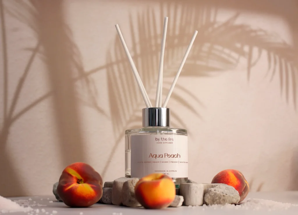 Tendência Frutados Solares com pêssego dourado para perfumaria de ambiente